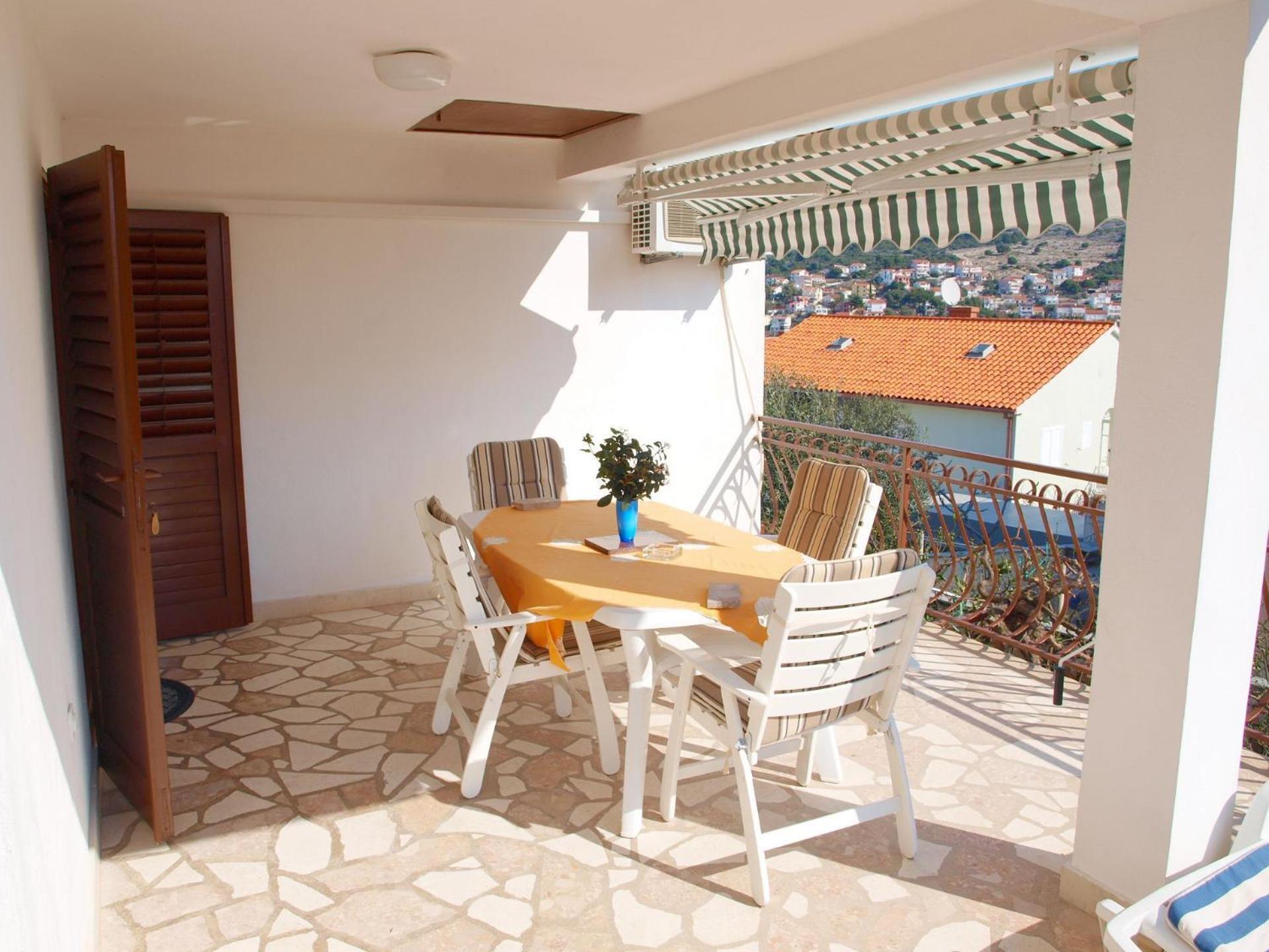 Apartments Mirja - 100M From The Beach & Parking Trogir Exterior foto