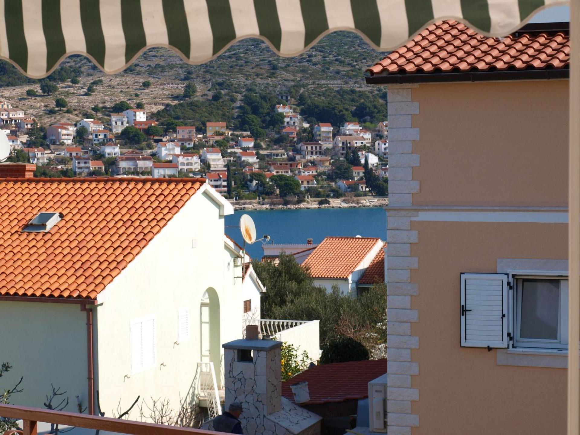 Apartments Mirja - 100M From The Beach & Parking Trogir Exterior foto